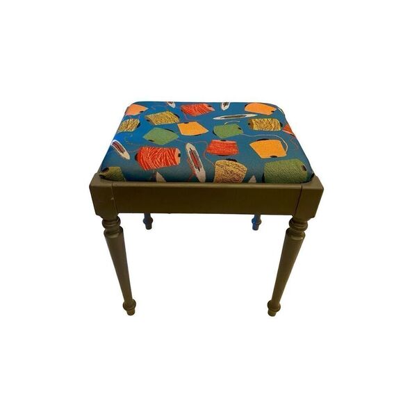 Vintage Singer Sewing Machine Stool Upholstered Seat with Vintage Bobbin Print - Picture 1 of 6